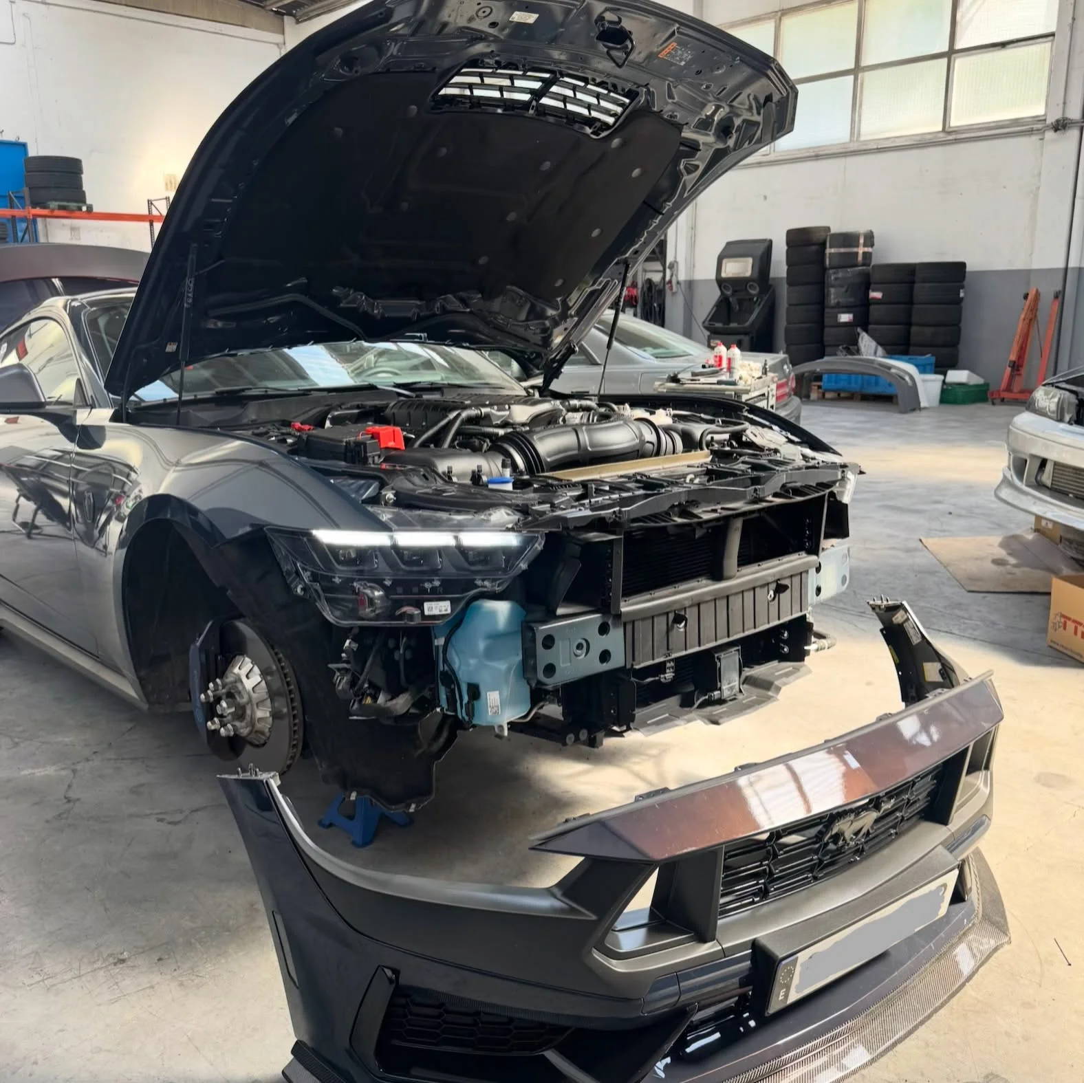 Motor del Ford Mustang S650 Dark Horse con sobrealimentador Whipple